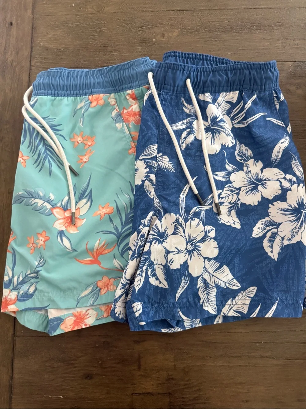 American Eagle Outfitters Men's Floral Swim Trunks - Aqua & Navy medium